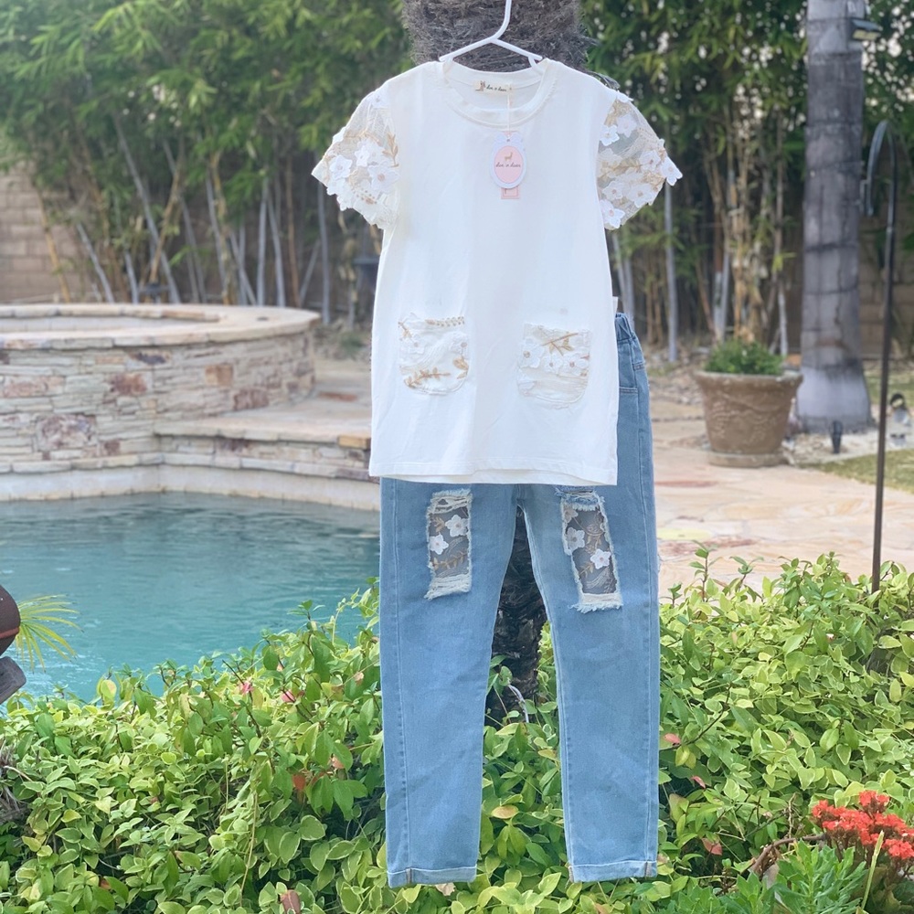 New stylish outfit for the IT girl